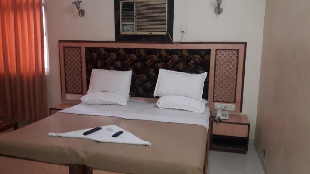 Hotel Subhash Midc Andheri Mumbai Bagian luar foto